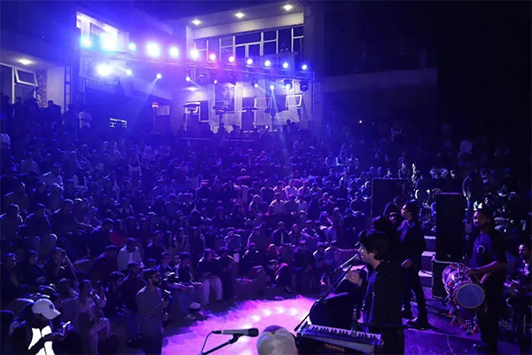 Performance - RagaBoyz