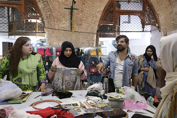 Workshop – Muzammil Hameed & Farah Muzammil 'Chaddar of Memories'